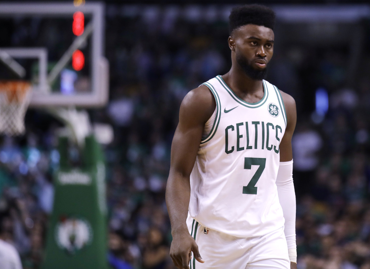 用纪律性的 用纪律性的