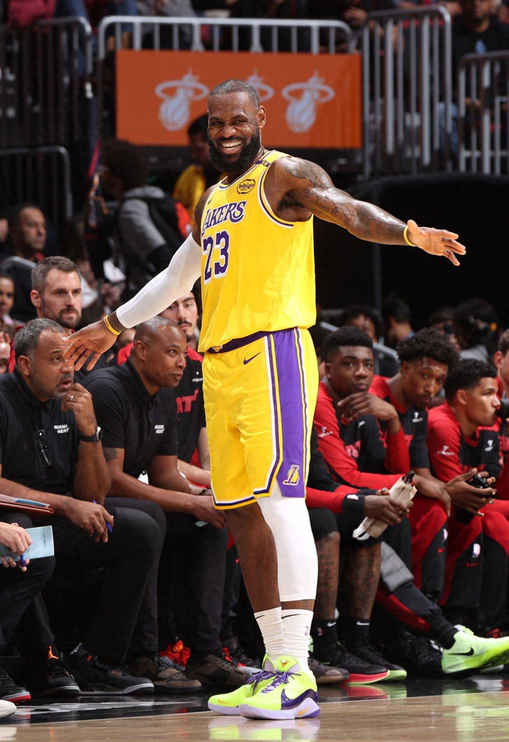 核心假设被 核心假设被